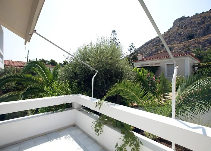 דירה House *