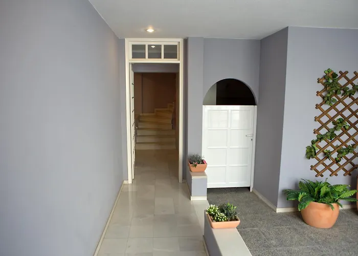 דירה House *