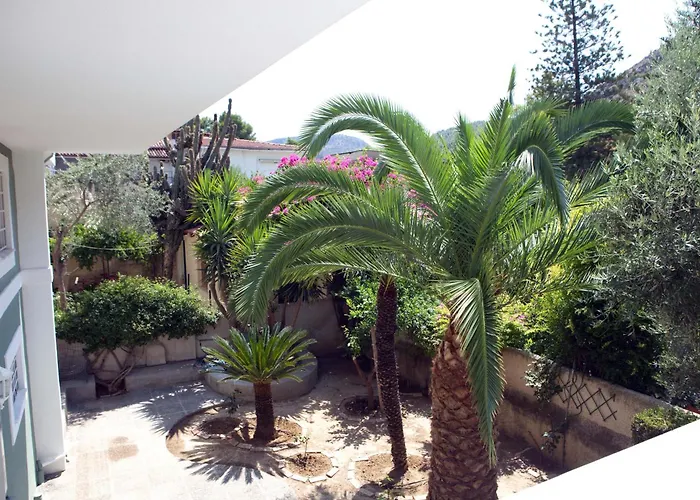 House * נאפפליו